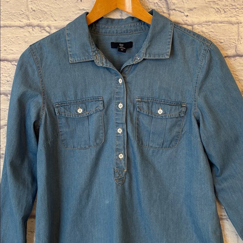 GAP Blue Chambray Denim Button Down Shirt Blouse Top Long Sleeve Size XS